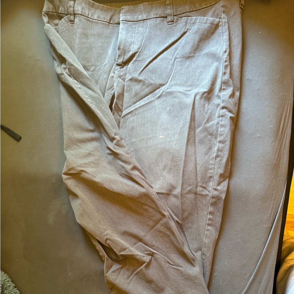 Old Navy High Rise Capri pants, gray